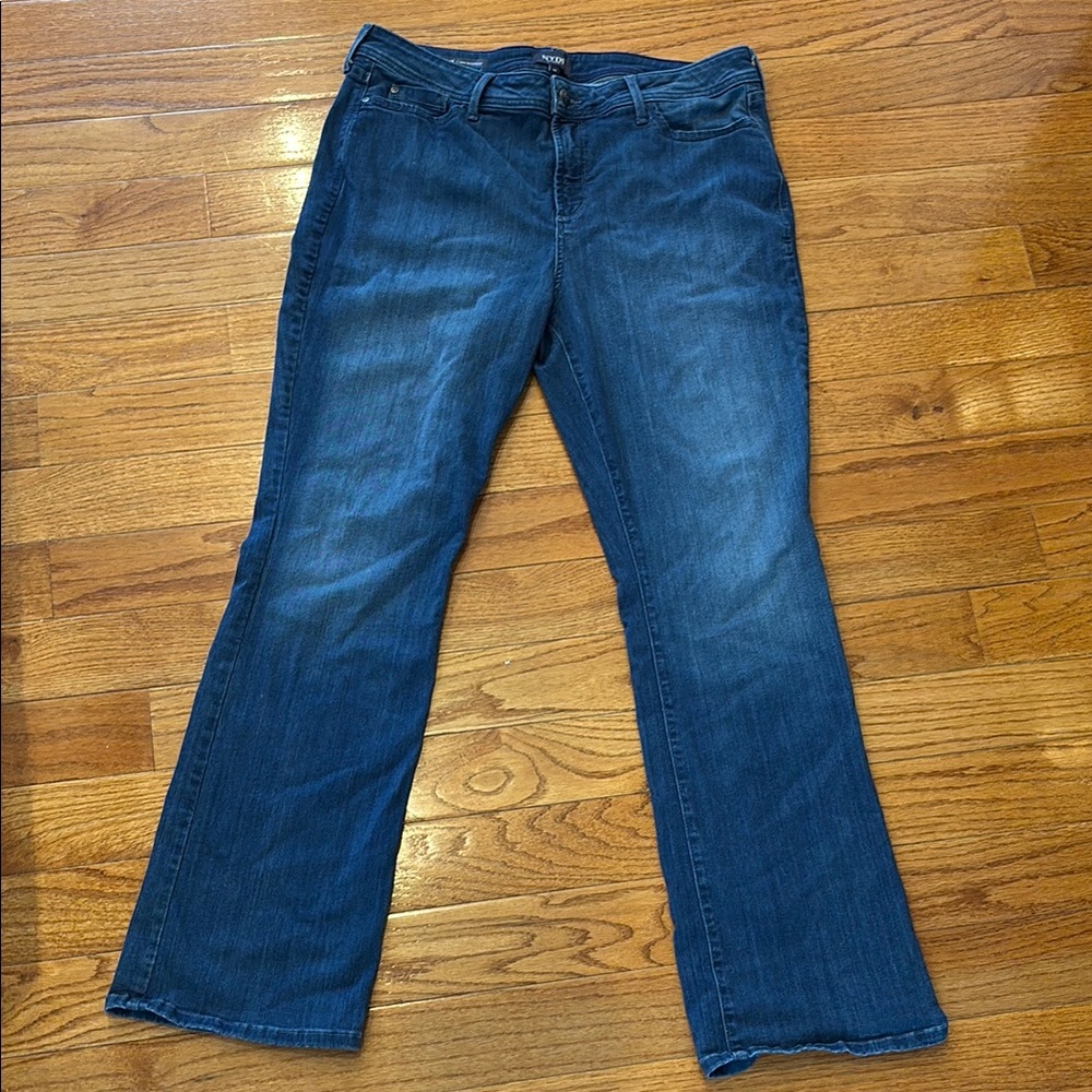 NYDJ Women's Blue Jeans stretch bootcut size 16 - Picture 3 of 13